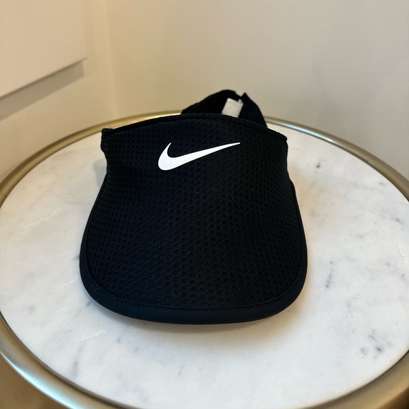 Nike Perforated Dri-fit Visor - Picture 1 of 4